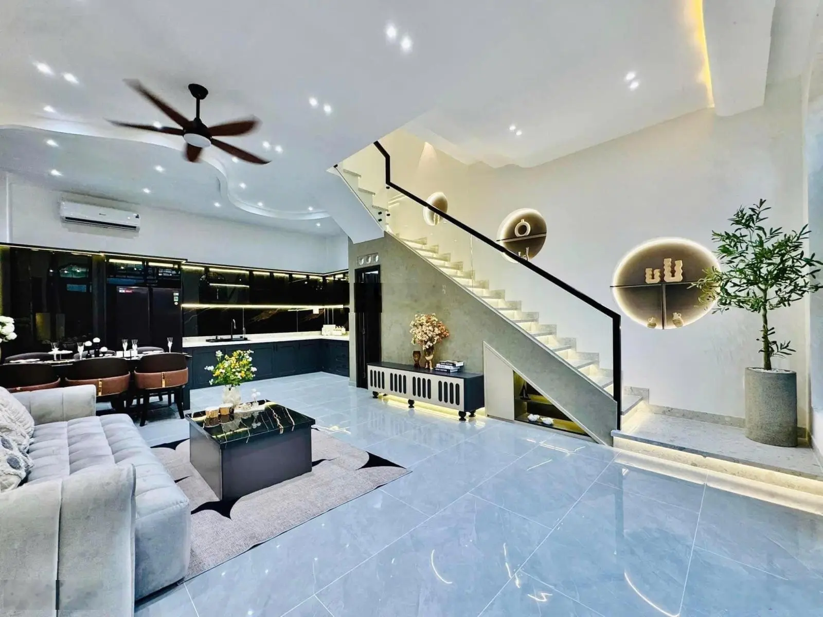 Bán nhà Trần Hữu Trang,p11, Phú Nhuận. Dt 49,45m2. Giá 2,5 tỷ. SHR, pháp lí chuẩn