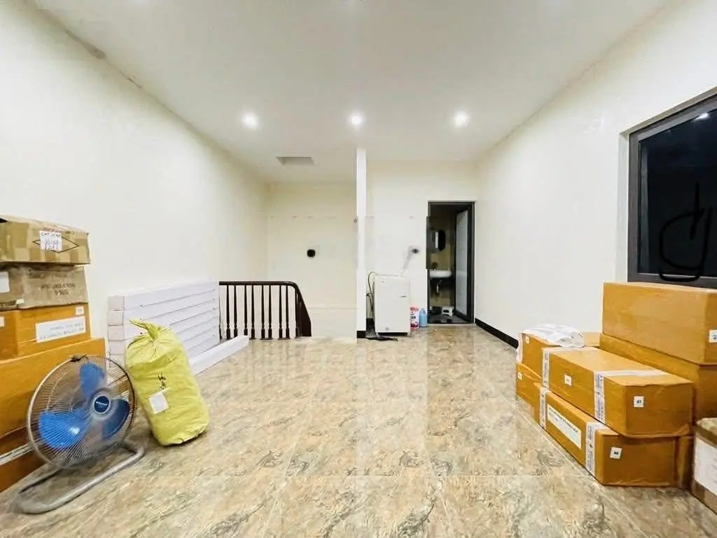Bán nhà riêng Mễ Trì, 8 tỷ VND, 46 m2, 6PN, 4WC đẹp xuất sắc, mua là có lộc