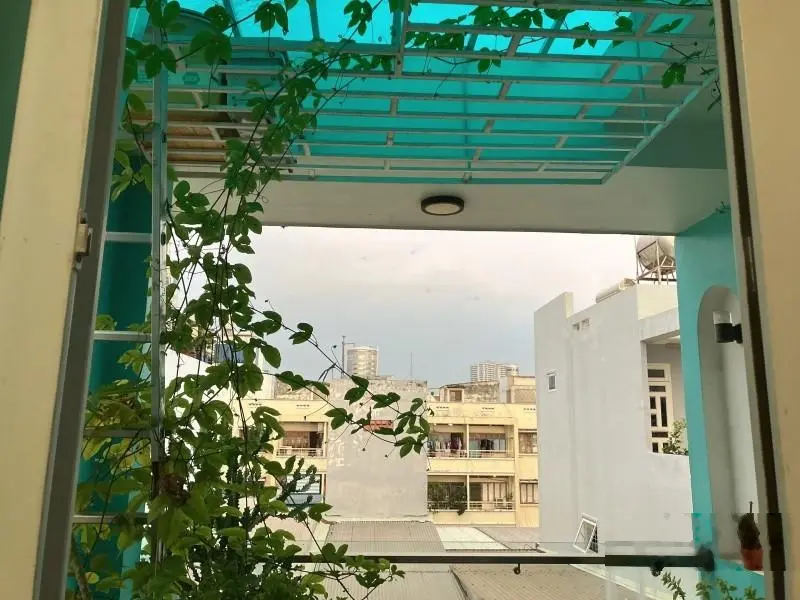 Bán nhà HXH 60m2 Lạc Long Quân 4 tầng 5PN full nội thất nhỉnh 8 đồng