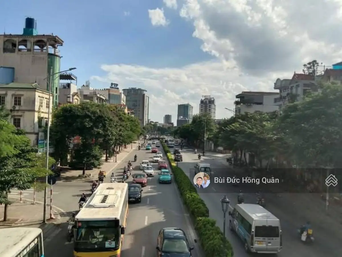 Mặt đường nguyễn văn cừ long biên - vị trí đẹp vỉa hè đá bóng kinh doanh - dt 135m2 giá chào 37 tỷ