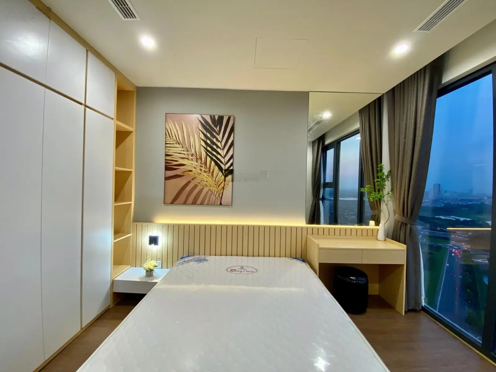 Chính chủ bán căn 3N chỉ 10tỷ - 120m2 Full đồ - BRG 25 Lê Văn Lương - Cam Kết rẻ nhất thị trường
