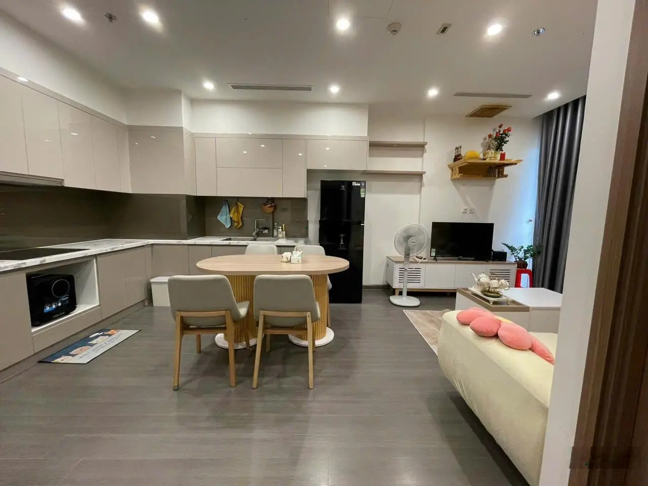 Bán căn hộ 2 ngủ 2 vệ sinh rẻ nhất tòa Tonkin