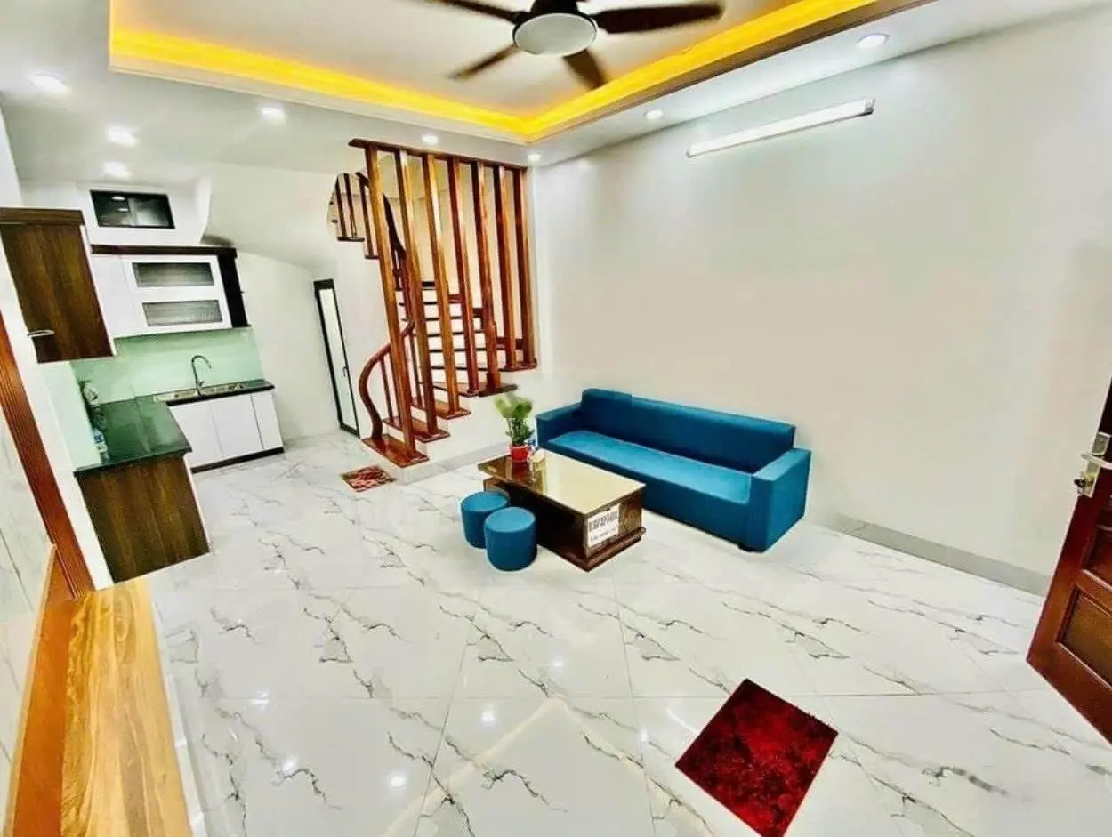 Bán gấp nhà riêng Thịnh Quang 40m 5Tg MT 4,0m chỉ 7,8 tỷl ô góc full nội thất ôtô đỗ cửa.