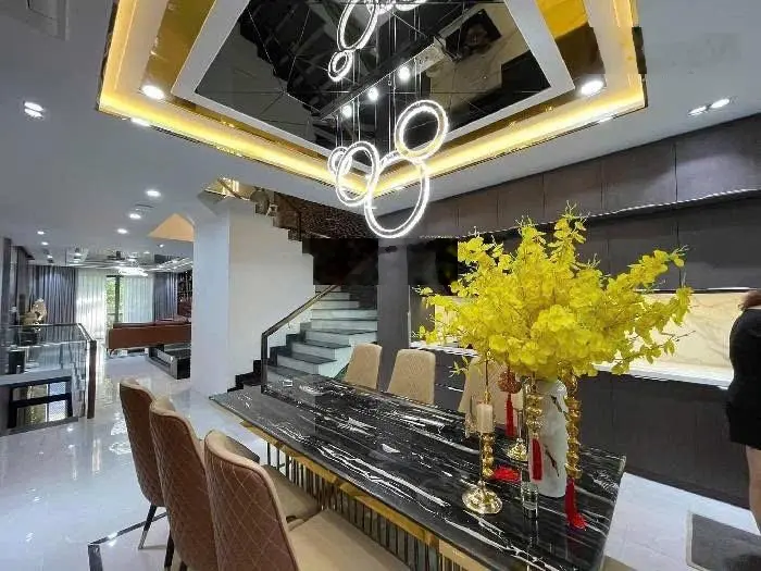 Chỉ 15 tỷ bán nhà 5 tầng 110m2 ngang 5m mặt tiền kinh doanh đường man thiện quận 9