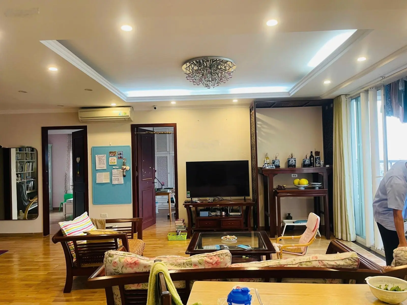 Mình cần bán căn 2 ngủ 80m2 toà The Park Home - Cầu Giấy, full đô bàn giao, sổ đỏ