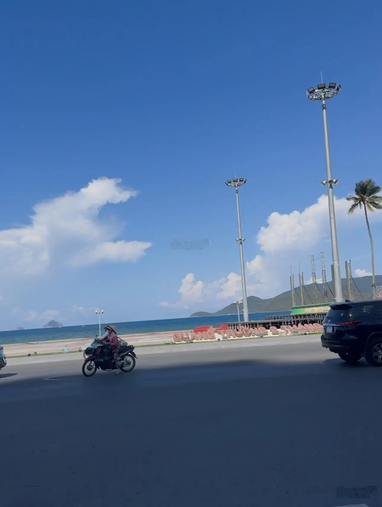 Bán nhà 2 tầng mới đẹp hẻm Nguyễn Thiện Thuật, gần ngã tư Nguyễn Thị Minh Khai, cách biển chỉ 350m