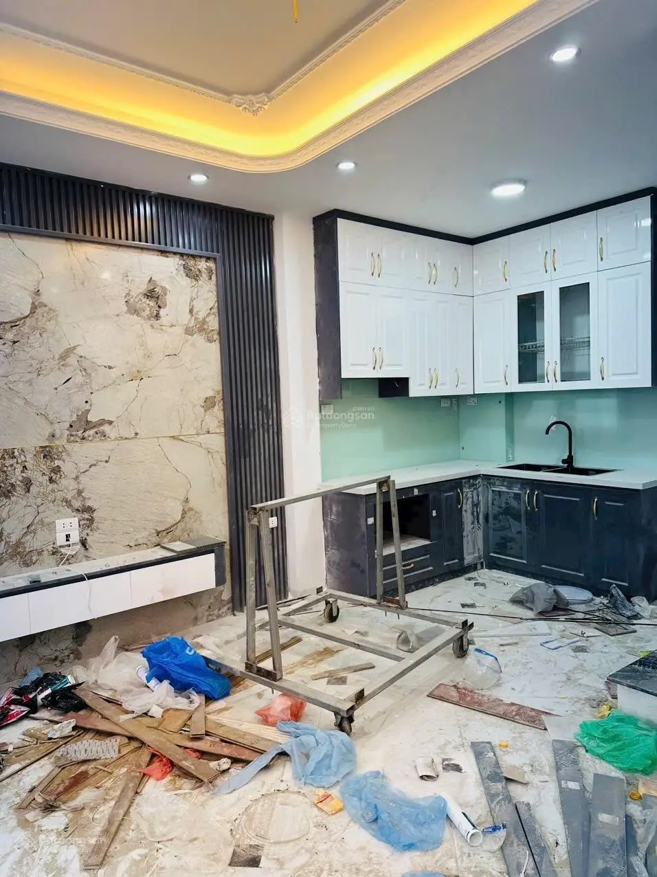 Chỉ nhỉnh 5tỷ - căn nhà xây mới tinh 30m2 * 5T full nội thất, cách Linh Đàm 5phút, sát MĐ Ngọc Hồi