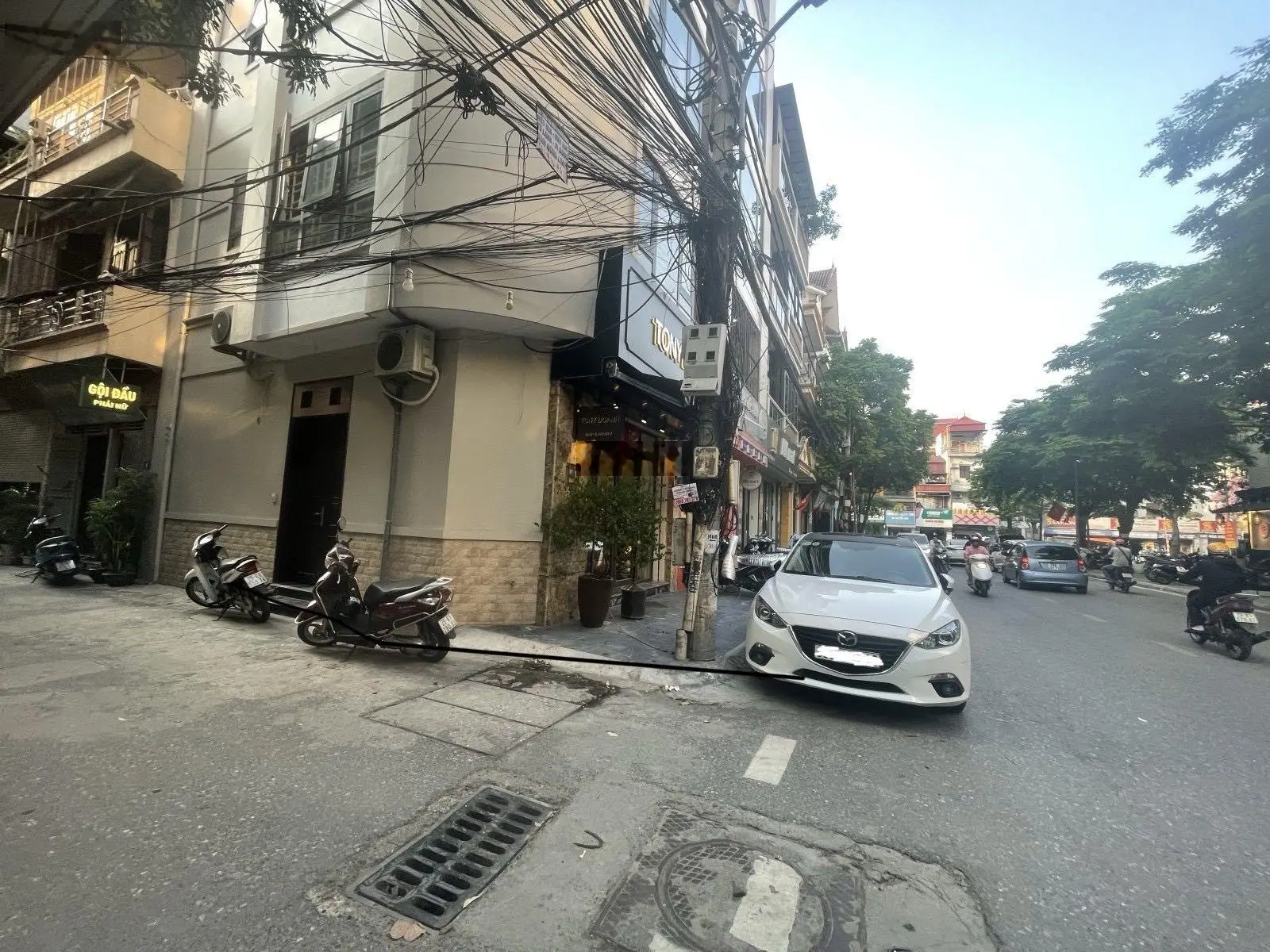 Nhà 2 mặt thoáng - 82m2 - 3 tầng - ngõ oto tránh + gara oto, thiện chí bán giá tốt