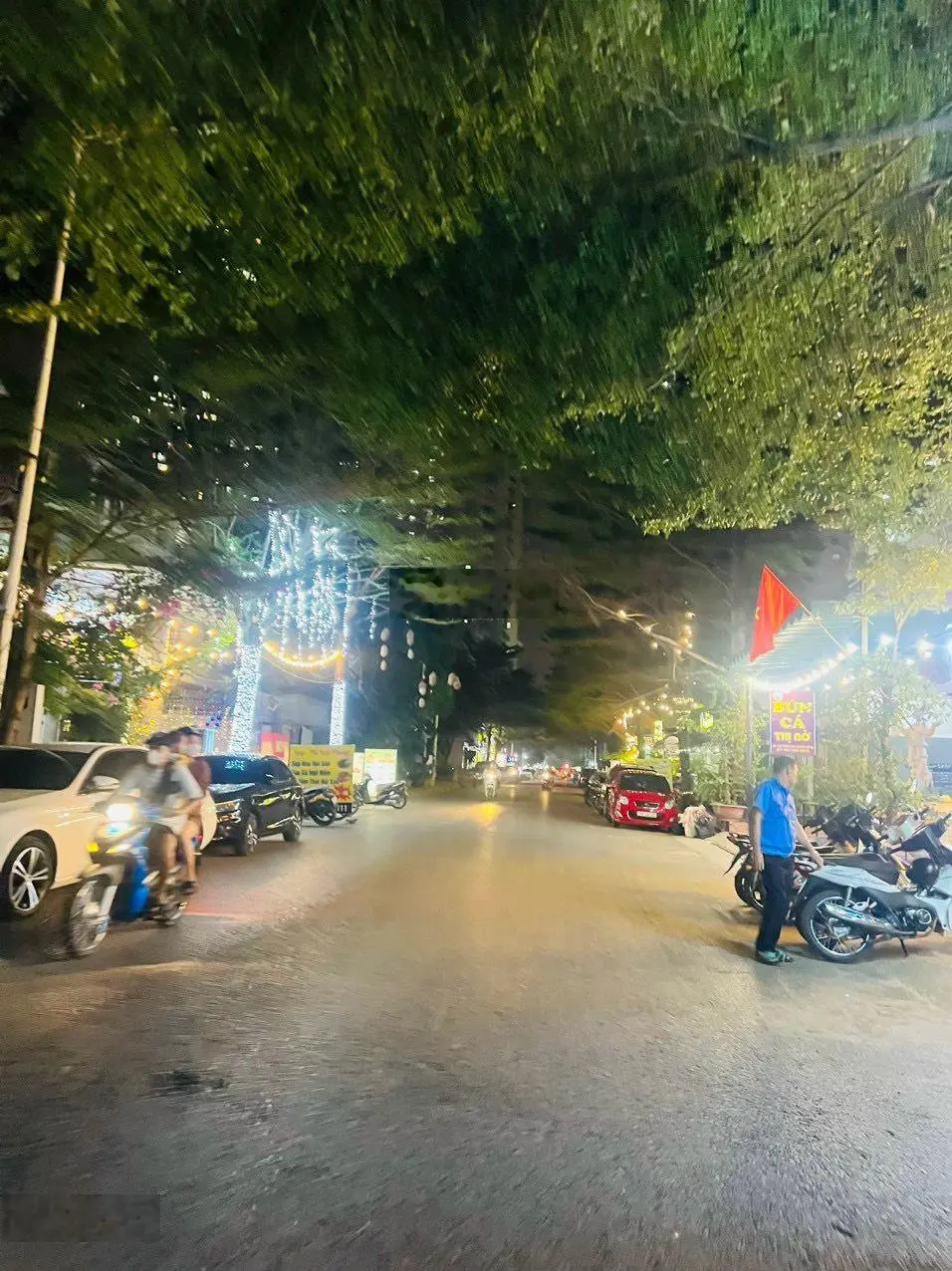 Bán gấp 82.5m2, MT 5m, trục cạnh chung cư giá nhỉnh 15 tỷ nhà hoàn thiện. LH: 0963 689 ***