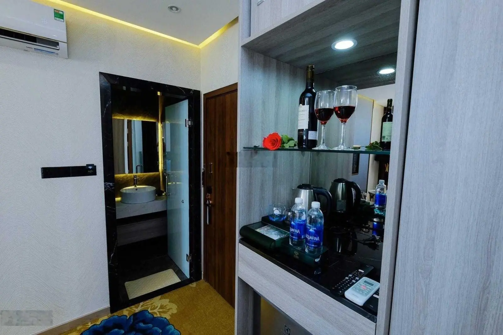 Cần bán khách sạn 3 sao trung tâm Chánh Nghĩa 66 phòng - 10 tầng