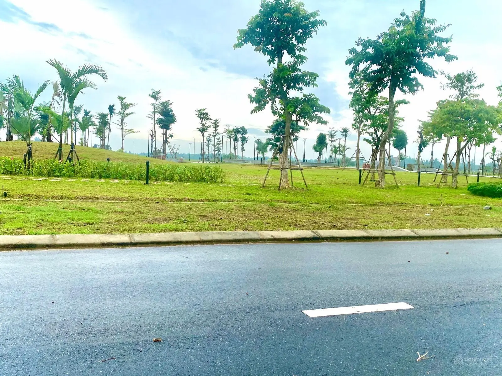 Cần bán lô đất DA Phú Mỹ vị trí quá đẹp, gần ngay đầu cổng, đối lưng shophouse, bên hông đường hoa