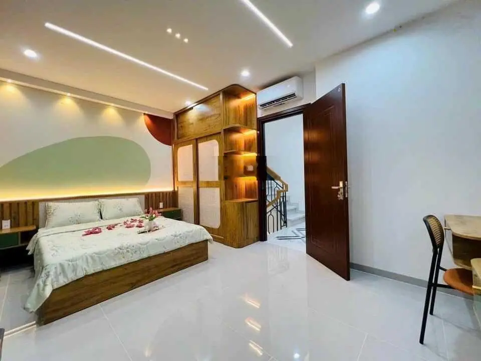 Chủ định cư nước ngoài sang nhanh nhà Lý Thái Tổ, P 10, Quận 10, DT 70m2, giá 3 tỷ 500tr, sổ riêng