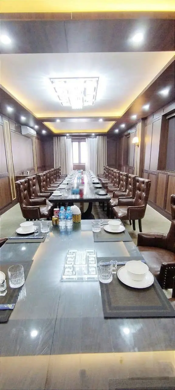 Mặt phố Hoàng Ngân, Cầu Giấy, 262m2, giá: 69.5 tỷ, mt: 8m, 2 tầng, vỉa hè, cho thuê 120 triệu/tháng
