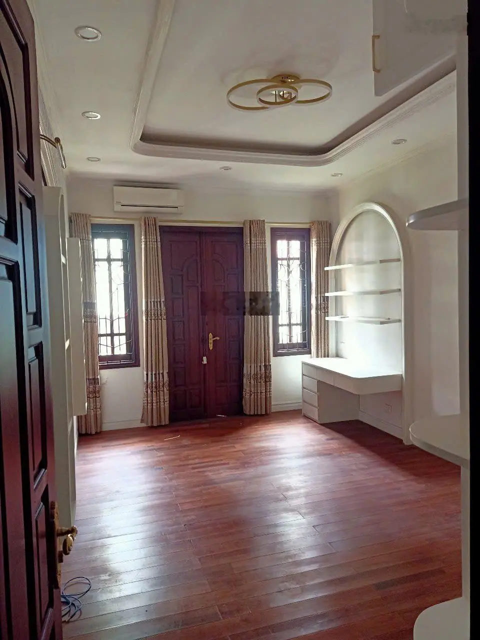 Liền kề hành chính Nam Từ Liêm, 55m2x5T, ôtô, vỉa hè, thang máy, sẵn ở. 18.x tỷ. LH 0984772979