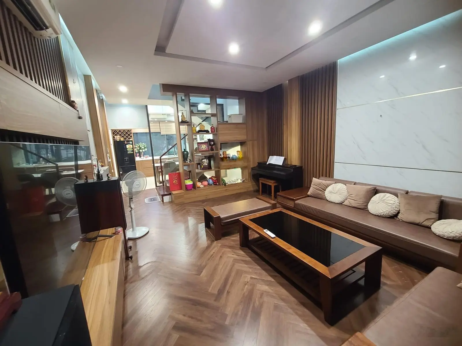 Bán nhà phố Pháo Đài Láng phân lô ôtô tránh 30m ra MP gara oto 2 mặt thoáng 55m 6tầng chỉ 18.9 tỷ