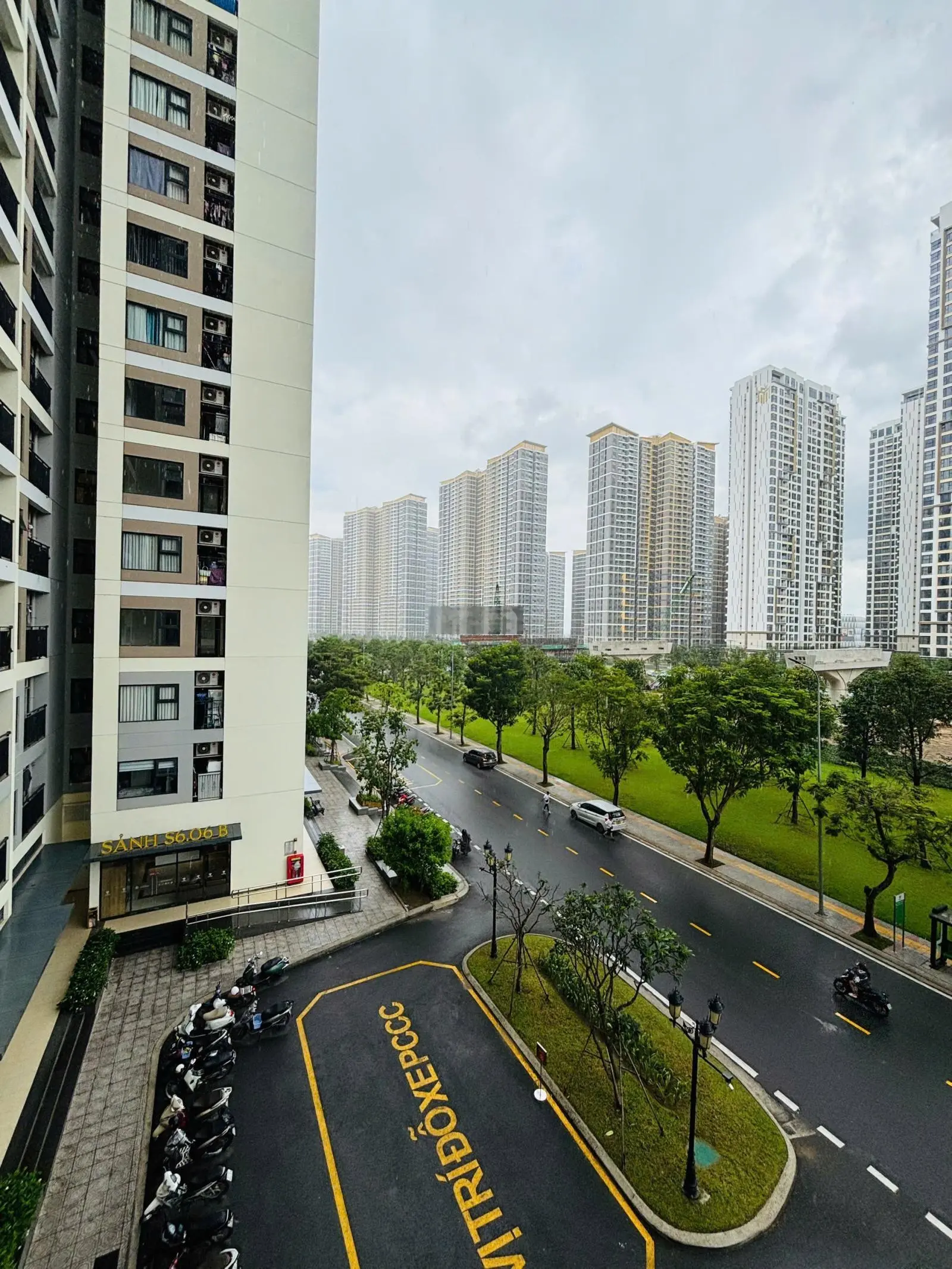 Bán căn 3PN, 81m2 tặng full NT đẹp khu Origami tại Vinhomes Grand Park Quận 9