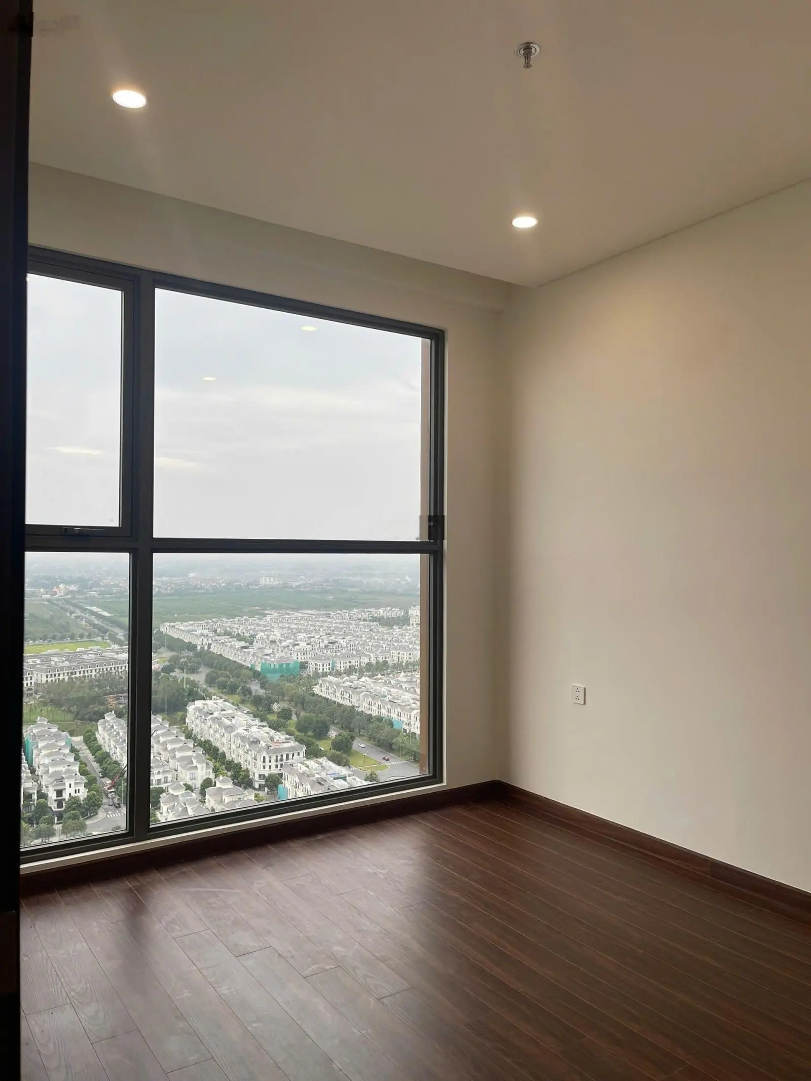 Bán căn hộ masteri water front, giá siêu hời chỉ 3,7 tỷ vnd, view đẹp tại gia lâm