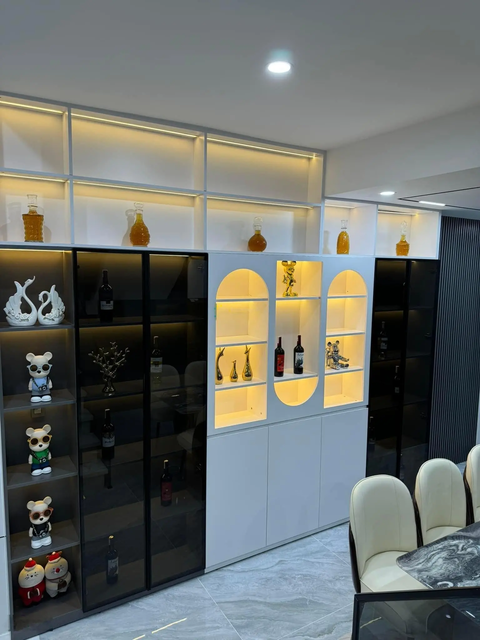 Siêu phẩm nhà 3,5 tầng đúc mặt tiền đường Nguyễn Xí - Sát biển Nguyễn Tất Thành - Liên Chiểu