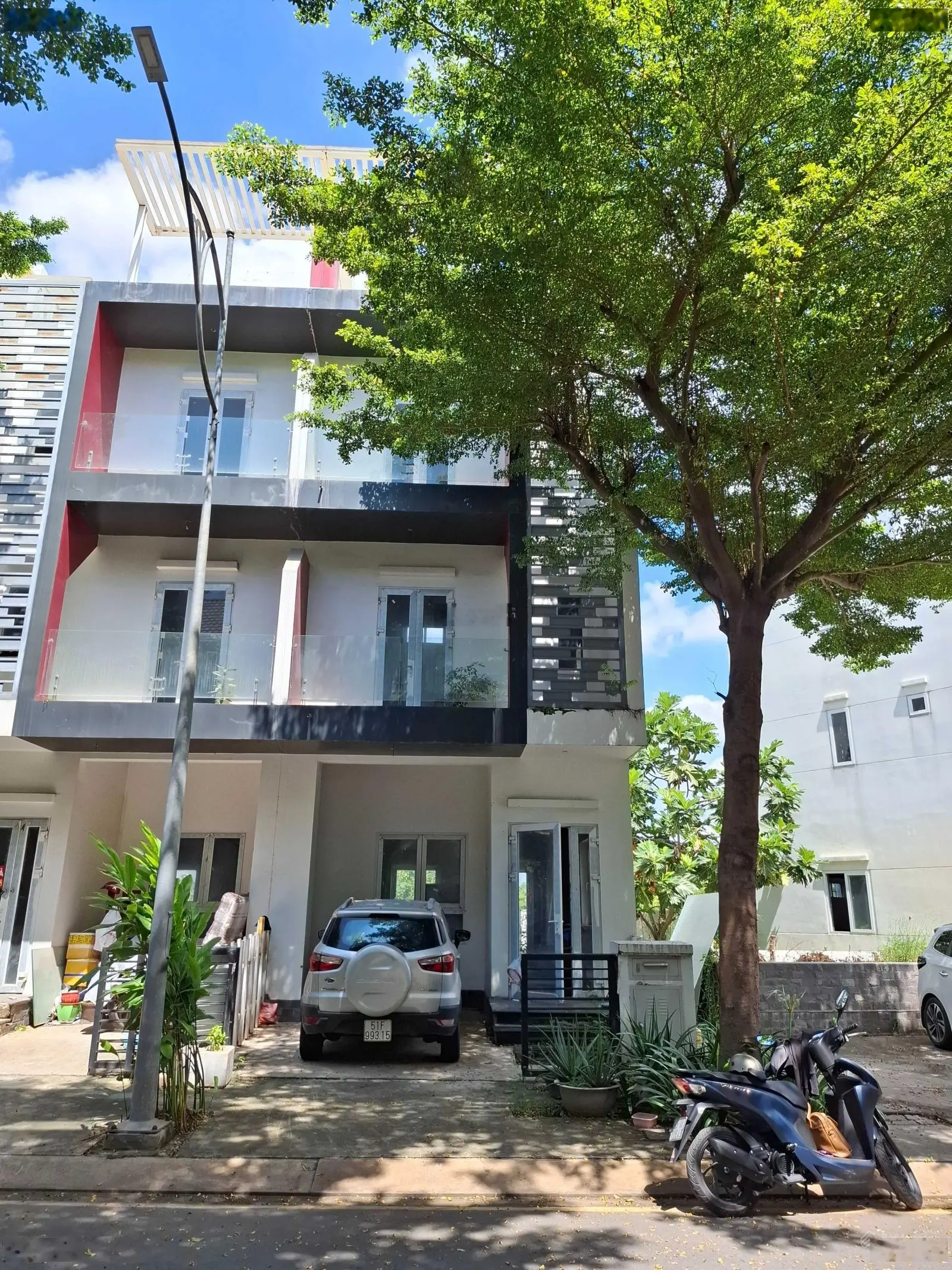 Hot deal bán căn nhà phố 75m2 kế căn góc trong tháng đi định cư giá 3.8 tỷ có bớt cho khách mua nhà