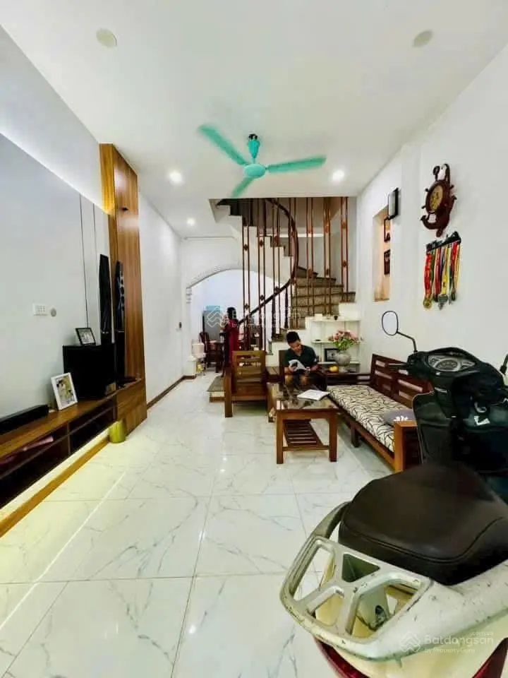 Nhà Đẹp Chiến Thắng, Hà Đông Dt 40m2 x 5T, mt 4m, Ô Tô Tránh, Kinh Doanh, Nhà Dân Xây, Phân Lô
