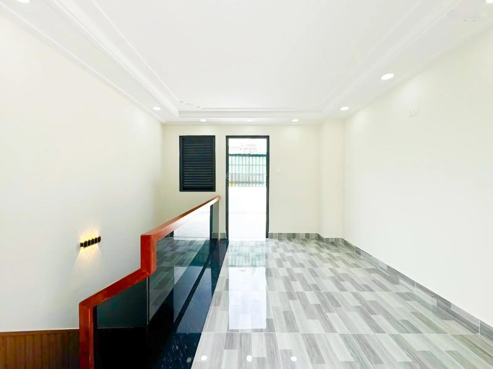Bán nhà sổ riêng 50m 4 tầng full nội thất đường xe hơi thông Đào Tông Nguyên TT Nhà Bè