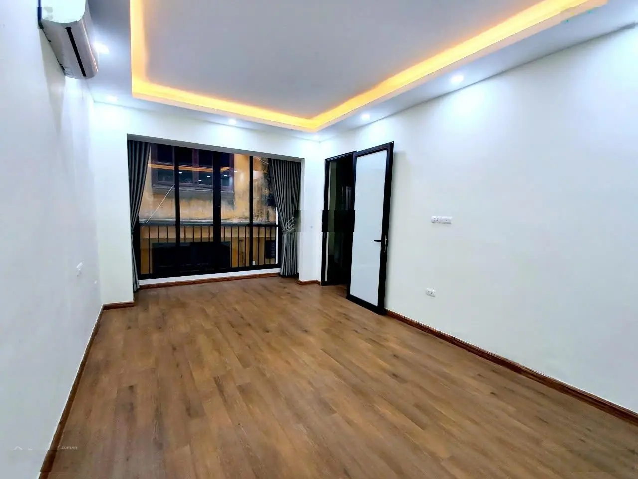 8.15 tỷ - 45m2 - 6 tầng mới - thang máy - Bạch Mai - Hồng Mai - HBT 0985826871