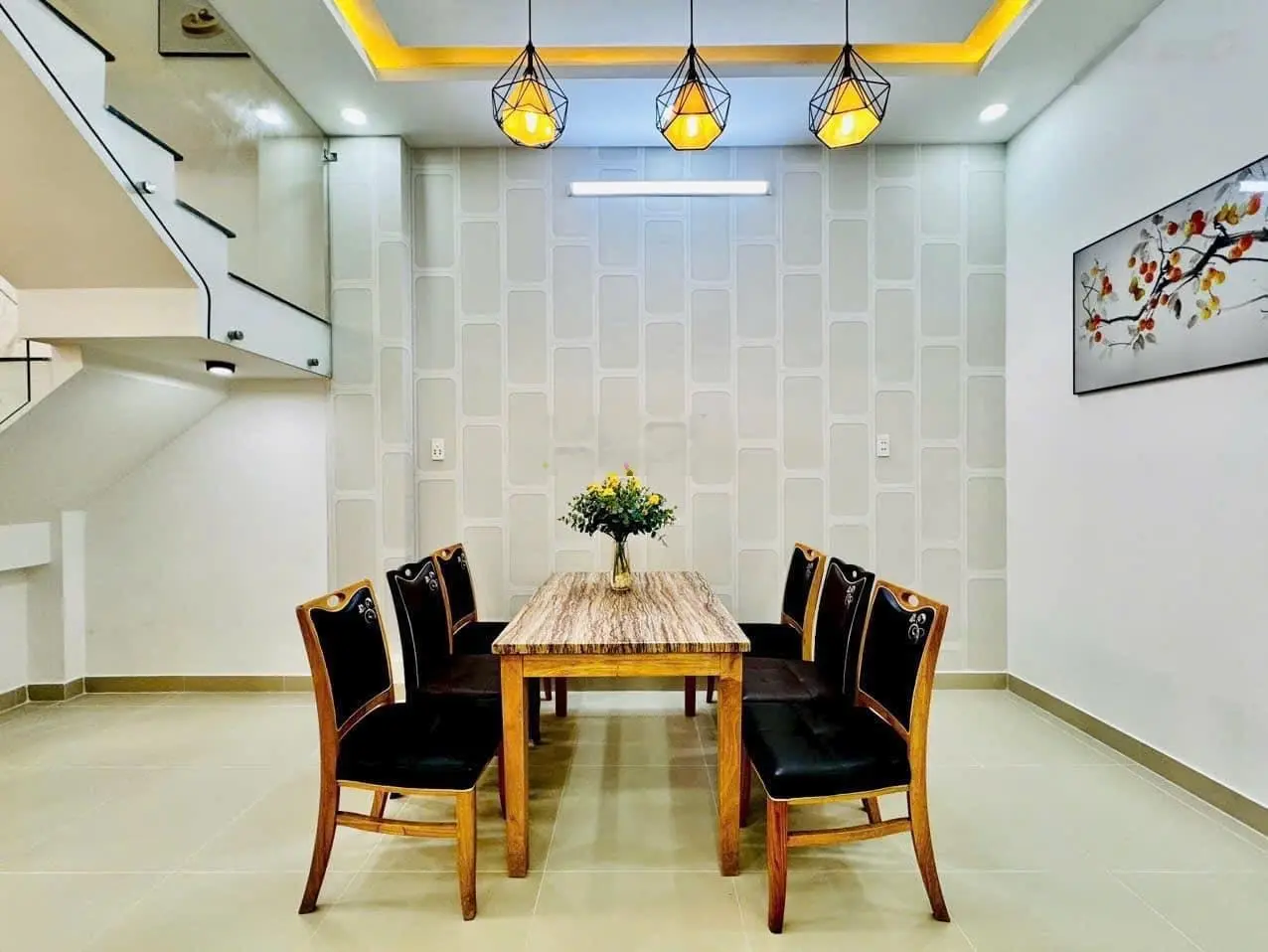 Cực hiếm! Nhà 35m2 Lý Chính Thắng, P8, Q3. Xây 2 tầng. Sẵn HĐ thuê 15 tr/th