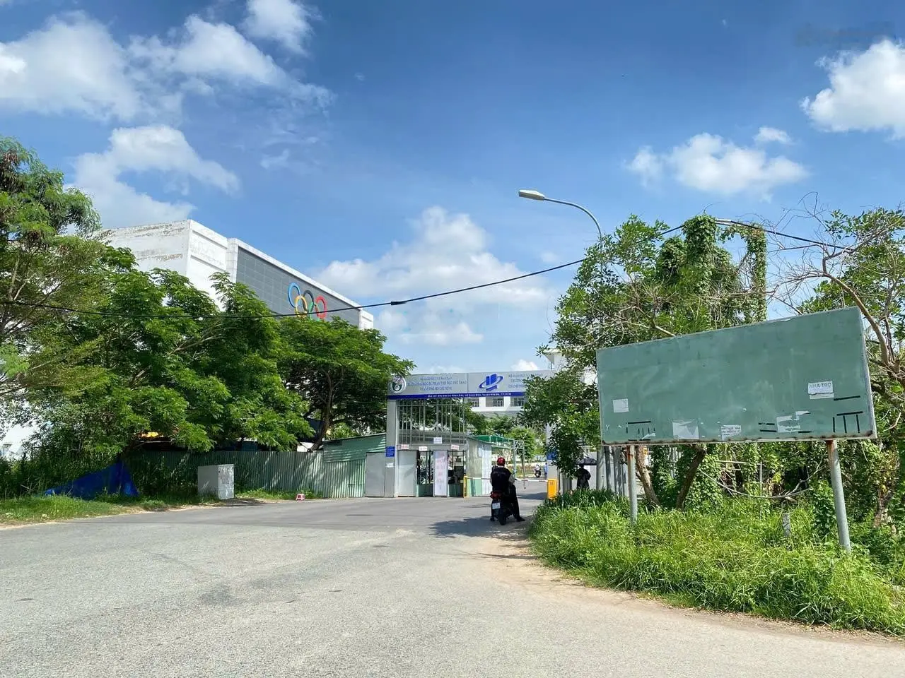 Chỉ 1 lô rẻ nhất KDC Nhơn Đức, DT 95m2 giá chỉ 3,690 tỷ. LH: 0902 747 ***