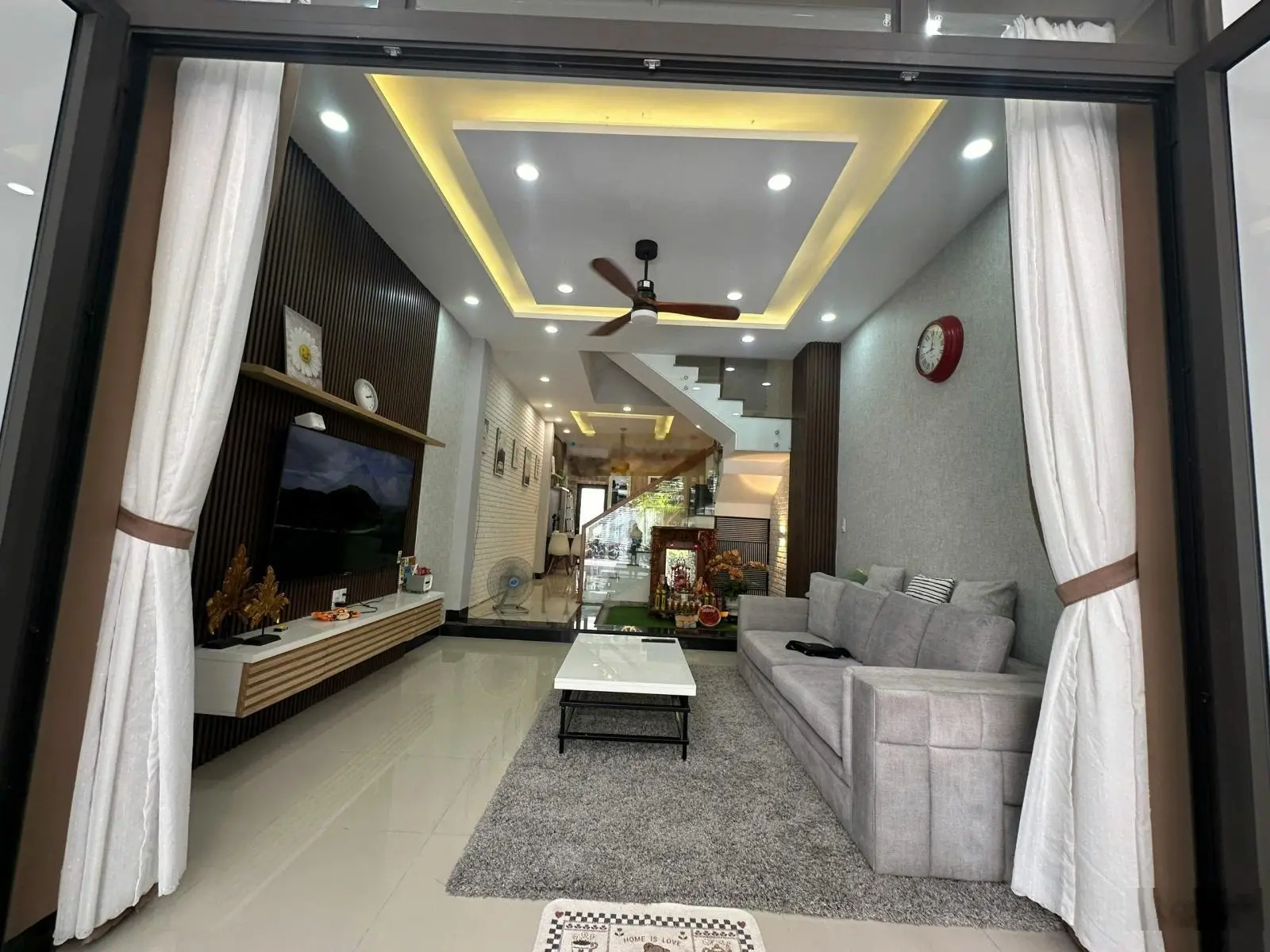 Bán nhà đẹp 4 tầng mặt tiền kinh doanh ngay siêu thị Lotte Mart - Hải Châu, Đà Nẵng chỉ 6,2 tỷ TL