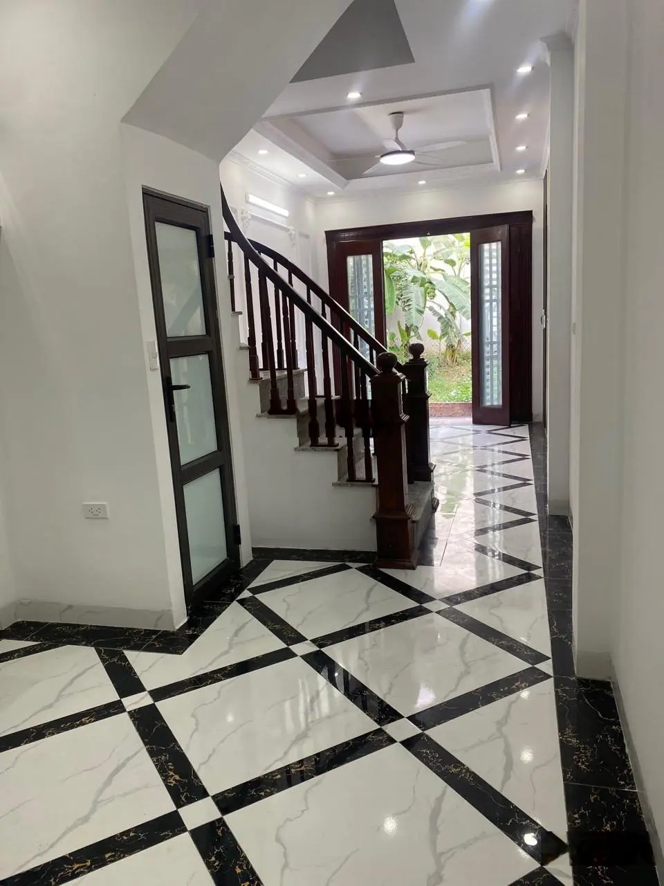 Nhà xây độc lập 4 tầng hiếm có, oto gần lùi đến cửa, Vân Côn - Hoài Đức chỉ 3,05 tỷ