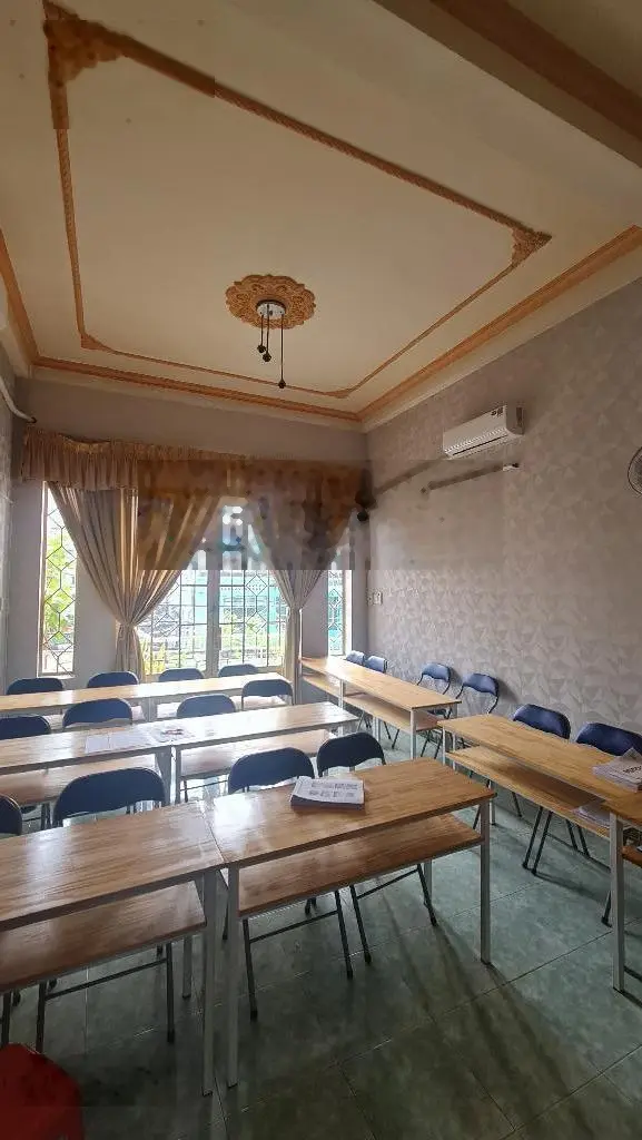 Nhà 4 tầng 4,2x21m mặt tiền phố ẩm thực cư xá Phú lâm B ngộp bank bán rẻ