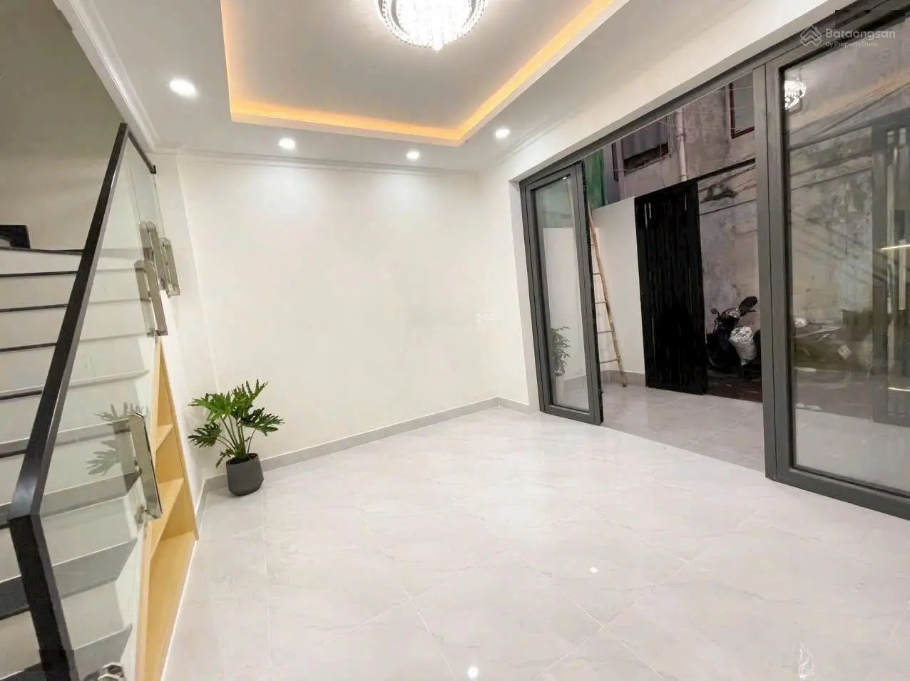 - Nhà bán Nguyễn Duy P9 Q8 - DT : 3,65m x 12m ( nở hậu ) Giá : 4 Tỷ 760 Triệu(Đ)