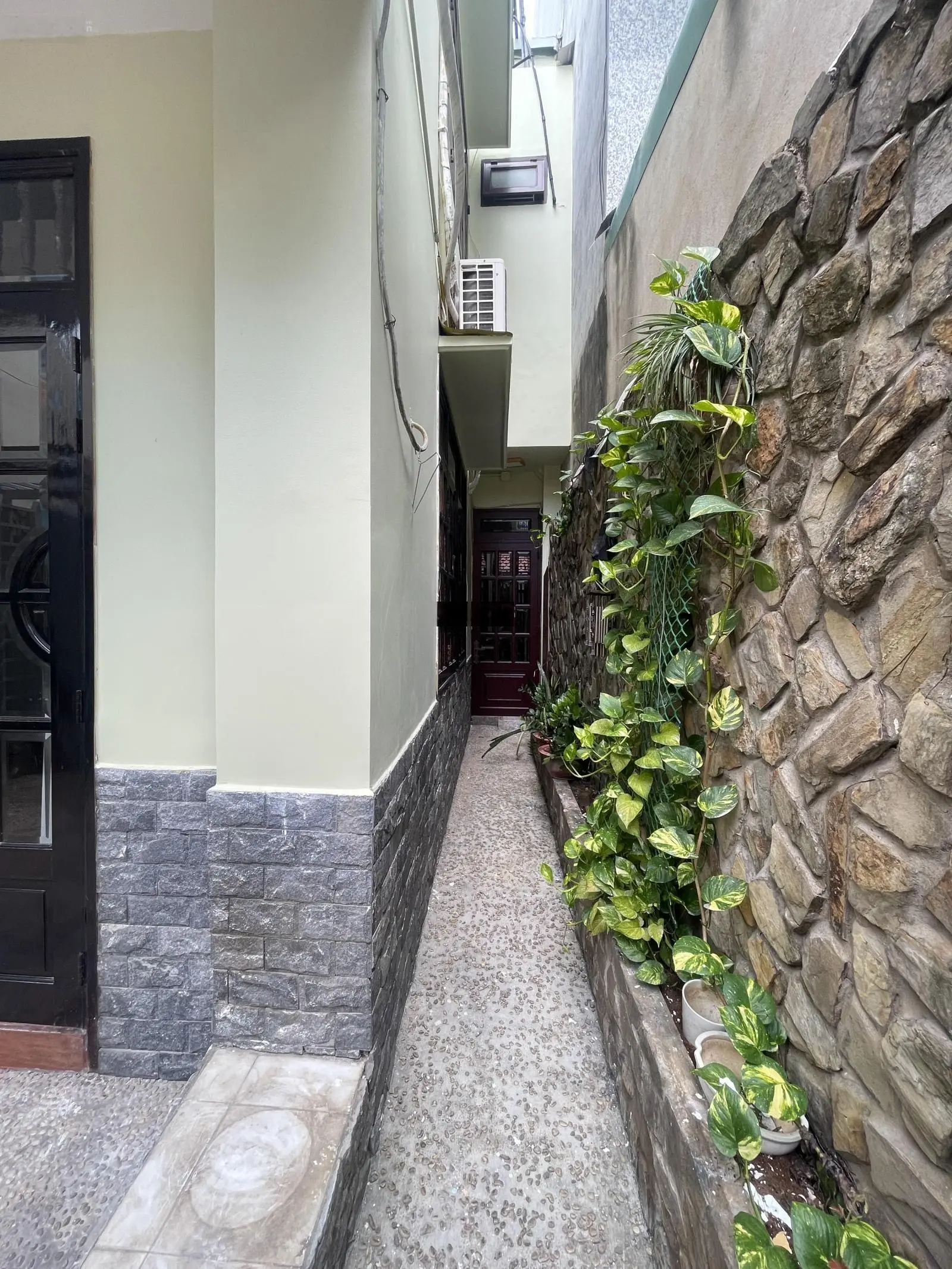 NHÀ 2 TẦNG RỘNG Ngay Nhà thờ Fatima, đường ô tô thông - Khu dân cư đồng bộ - Nội thất cơ bản.