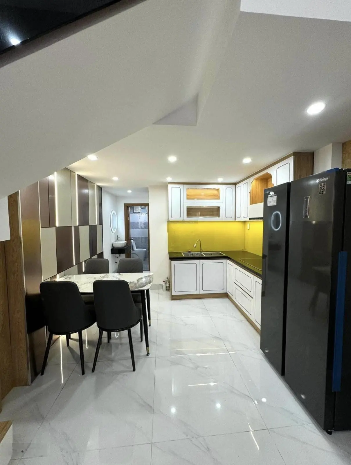 Bán gấp nhà Nguyễn Gia Trí, P25, Bình Thạnh. giá 2,4 tỷ,SHR, pháp lí chuẩn. Nhà mới bao đẹp