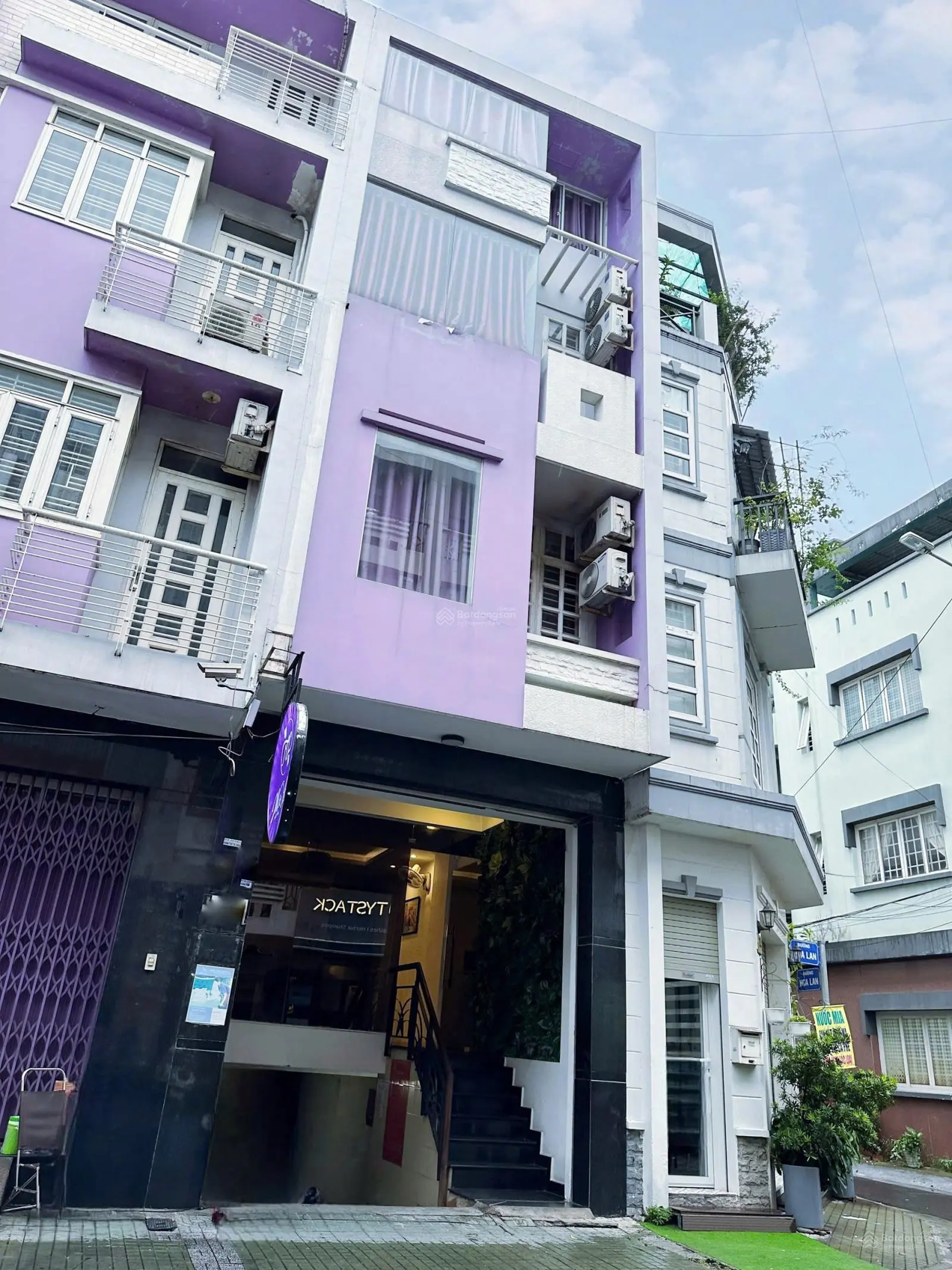 Chỉ còn 21 tỷ ! Bán gấp nhà mặt tiền khu phố Phan Xích Long - Hầm 4 Tầng - HĐT: 68 Triệu / tháng.