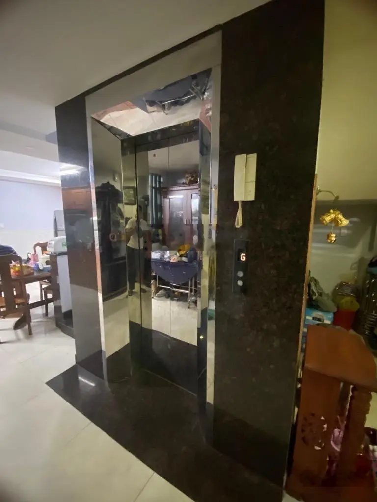 Nhà 5 tầng thang máy, 5x17, 6pn, điện năng lượng mặt trời - đường 8m - khu nam long - thạnh lộc