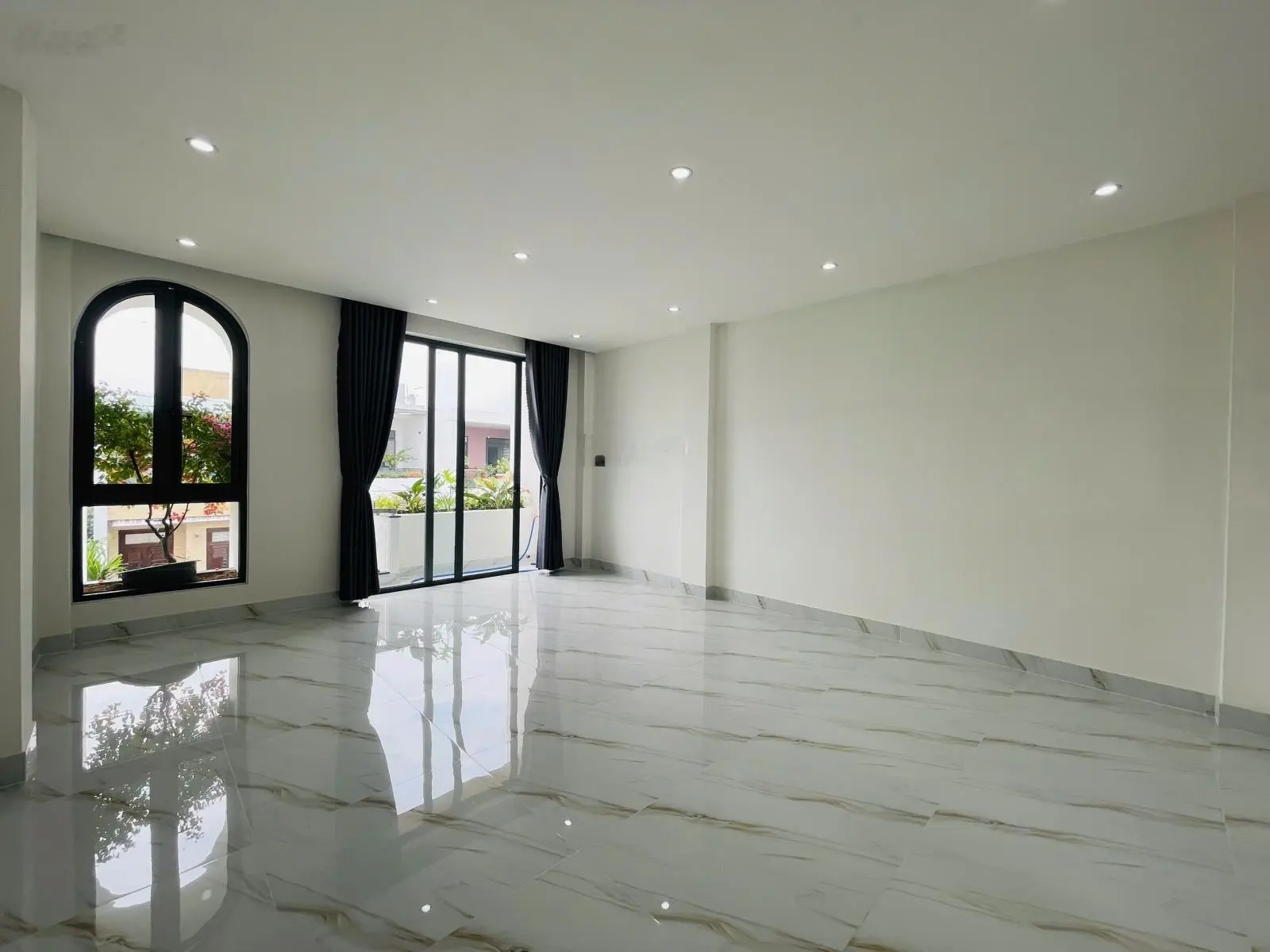 Siêu phẩm 3 tầng Phú Thạnh 10, Hòa Minh, Liên Chiểu gần Biển | Có gara ô tô, Full nội thất xịn xò