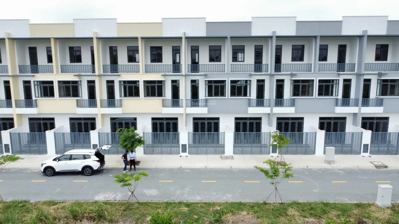 Nhà ngay KCN Phước Đông đường 40m 64m2, giá 1.1 tỷ ngân hàng cho vay 70% bao sang tên công chứng
