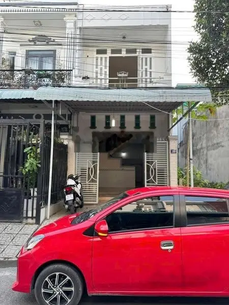 Kẹt tiền cần bán gấp căn nhà gần KCN Cầu Tràm, măt tiền đường lớn