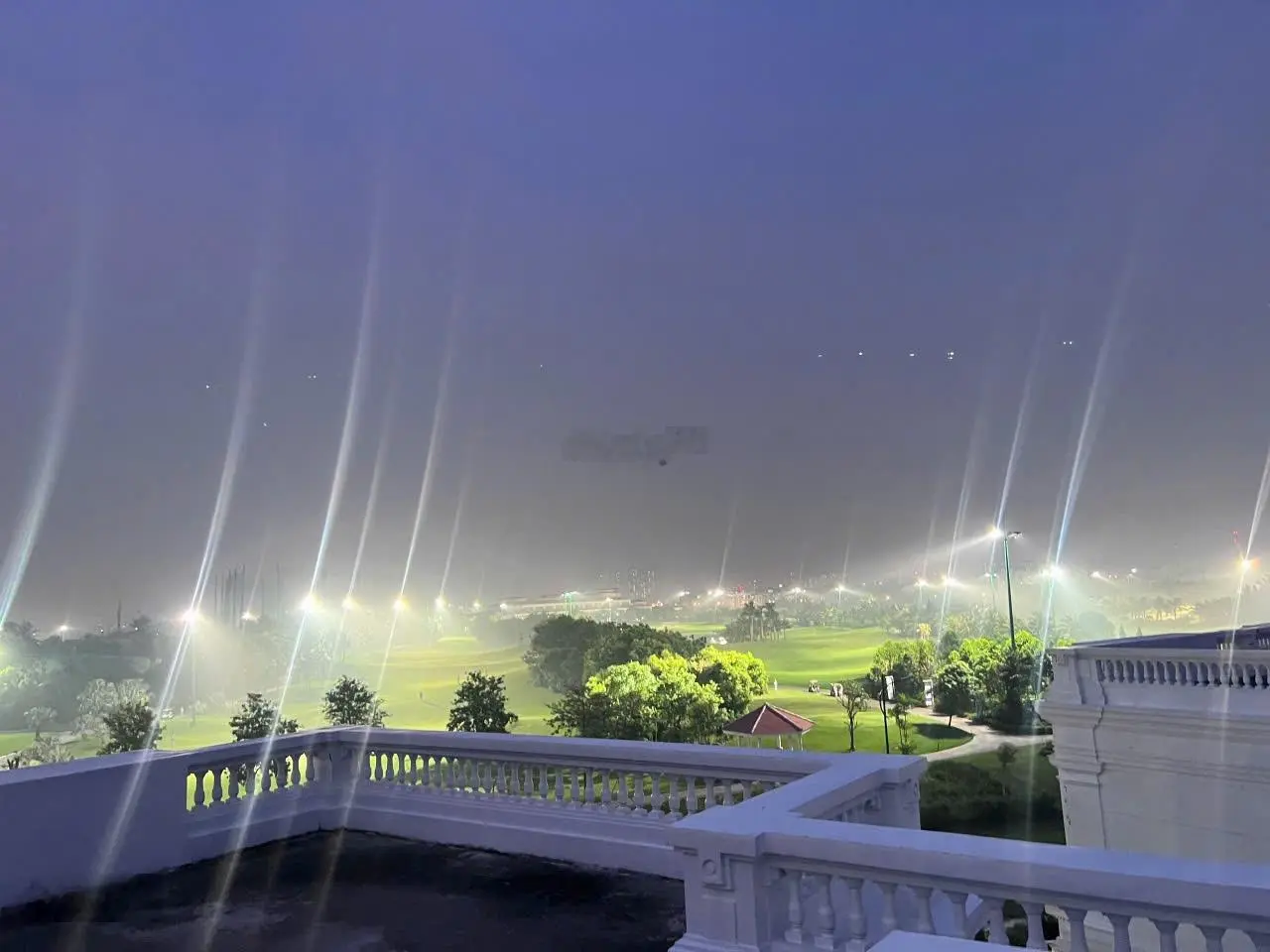 Cần bán biệt thự Him Lam Vĩnh Tuy, nằm cạnh sân Golf Long Biên, view thoáng, vị trí đắc địa hiểm có