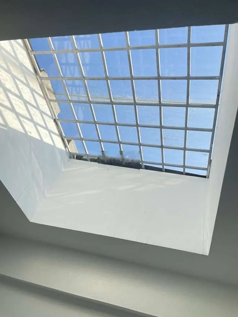 Bán nhà ngô gia tự 30m2 xây 5tầng - đường trước nhà vỉa hè ôtô tránh