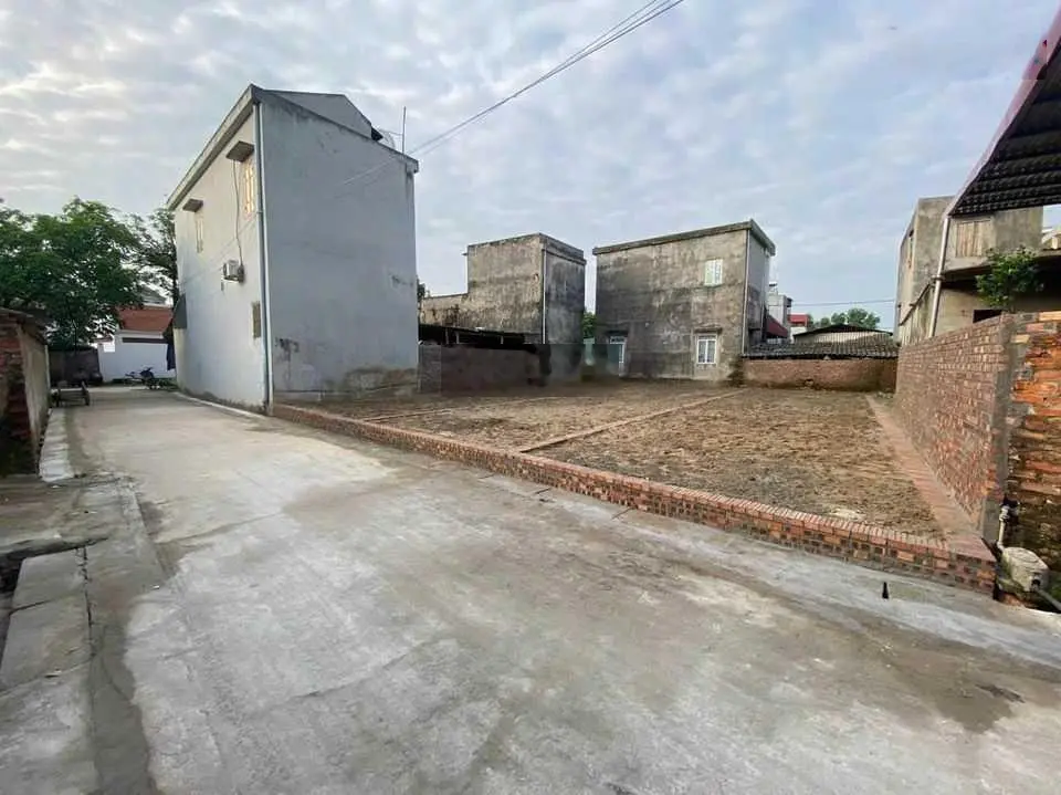 Bán đất Đào Xuyên. 110m2 * MT 5,7m * 3,7 tỷ. Ô tô vào. Nở hậu