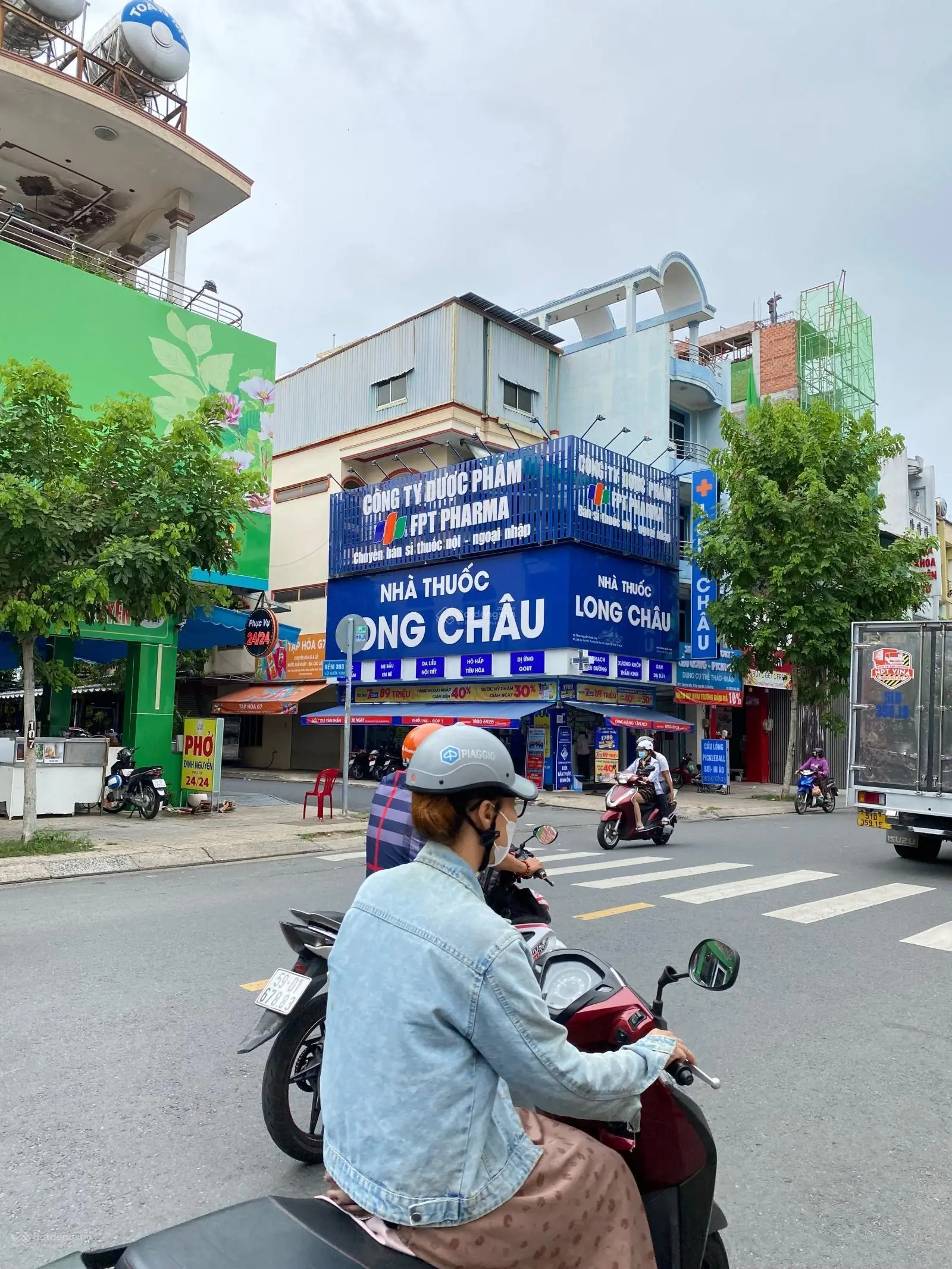 * Nhà căn góc 2 mặt tiền 200m Tây Thạnh, Tân Phú , thuận tiện làm Showroom