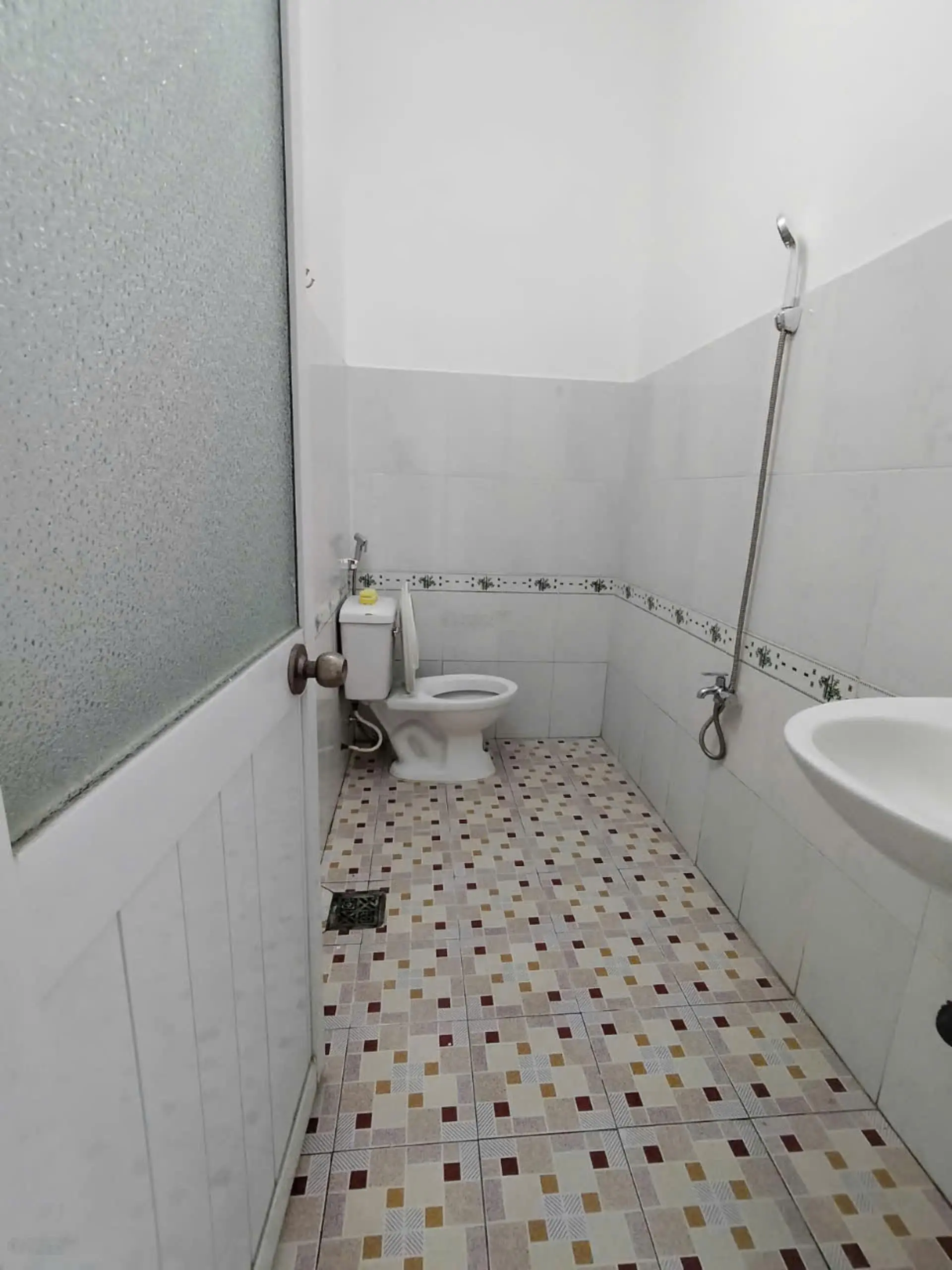 Cần bán nhanh nhà trung tâm TT Cần Giuộc, Long An, tiện ích đầy đủ