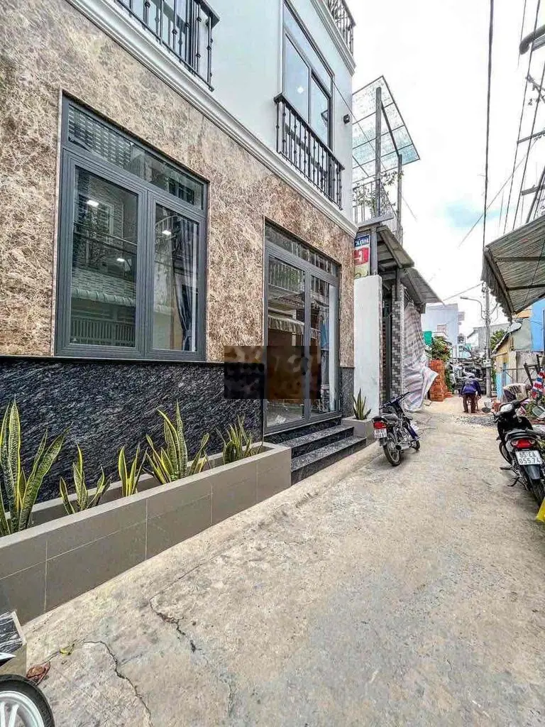 Bán gấp nhà lầu + sân thượng hẻm 3 lê hồng phong