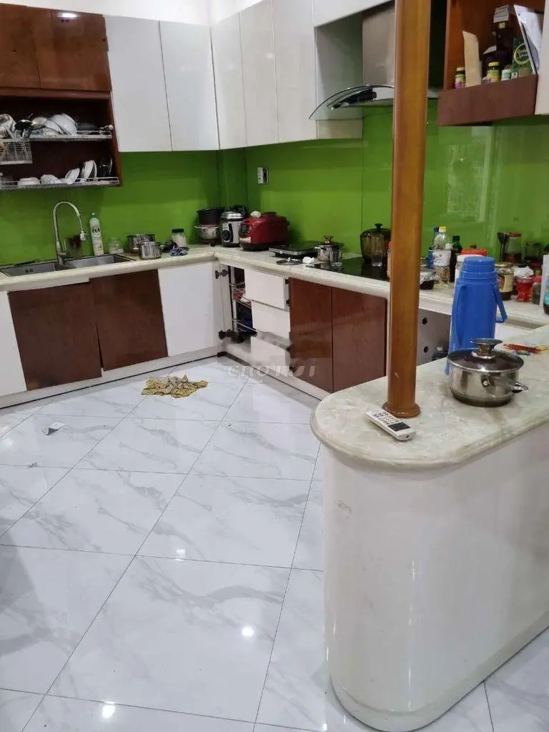 Chia tài sản! Bán gấp nhà 4 tầng HXH trải nhựa Phan Văn Trị, gần Văn Lang, DT(4x18m). Gía 12tỷ2