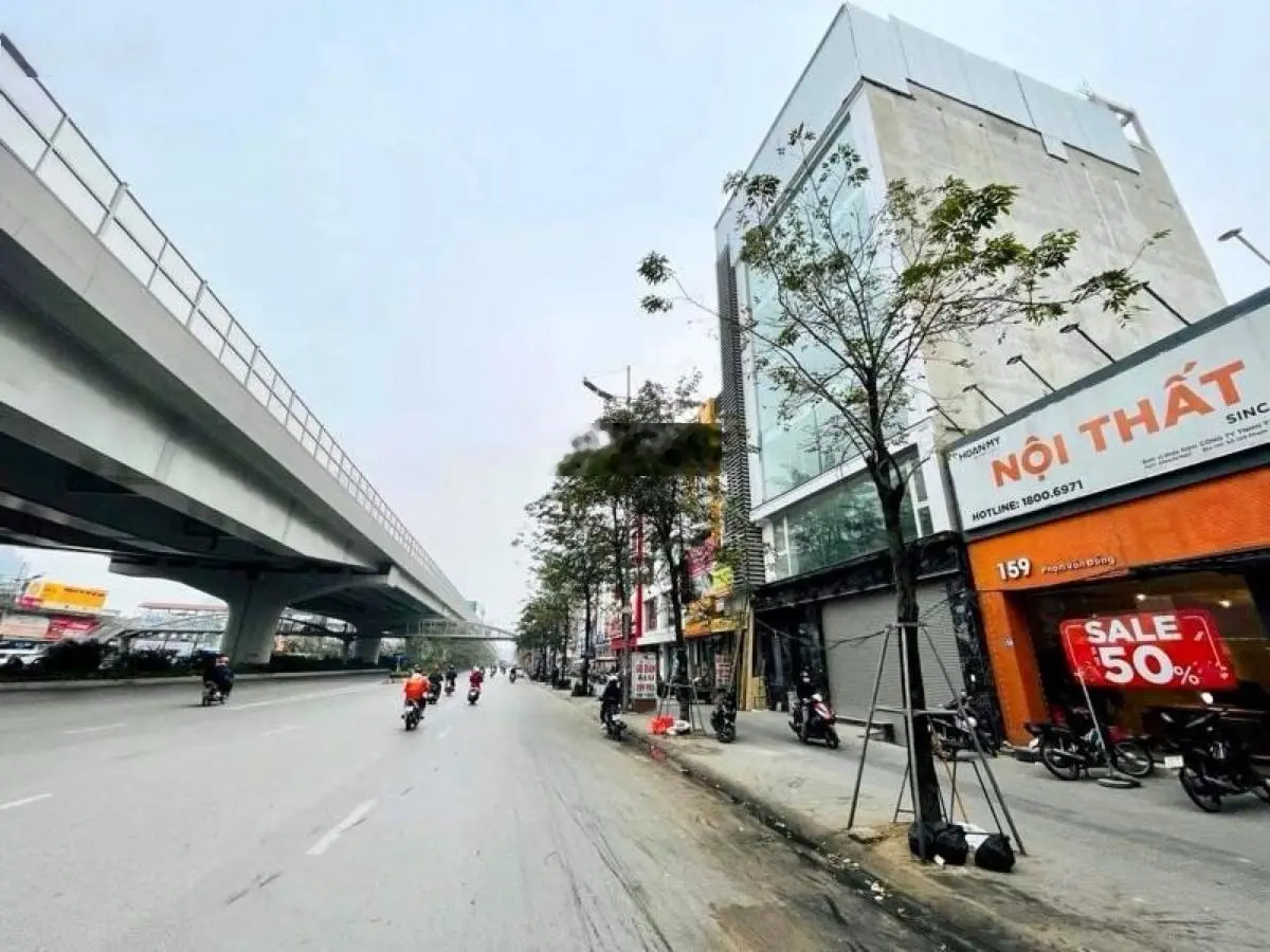 Bán nhà mặt phố Phạm Văn Đồng - vỉa hè - kinh doanh - ôtô tránh - sổ đẹp - 40m2- mt 6m. chỉ 16.5 tỷ