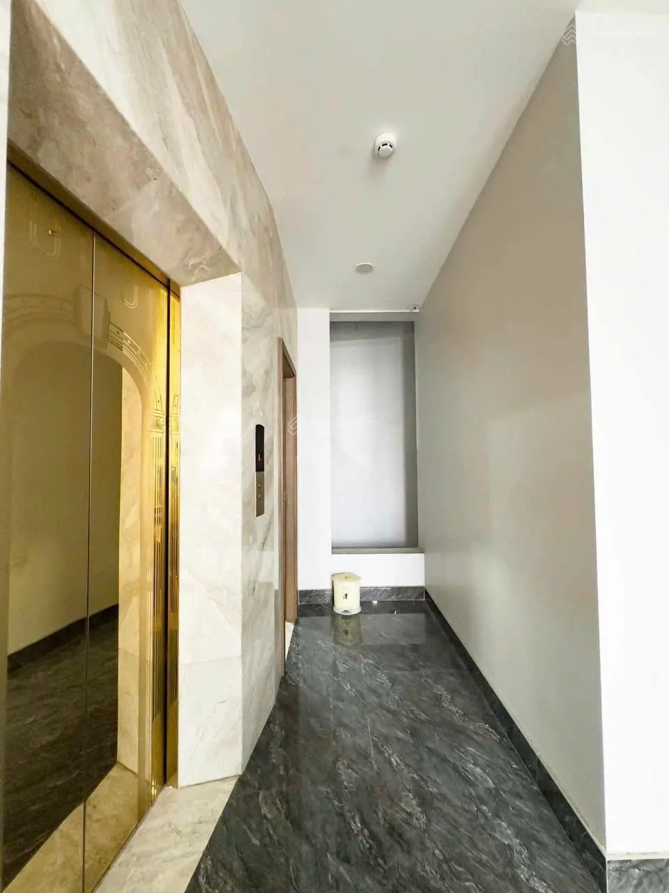 Nhà Mặt Tiền Nguyễn Văn Đậu - Ngang 7m - 7 Tầng Thang Máy Chạy Vi Vu.