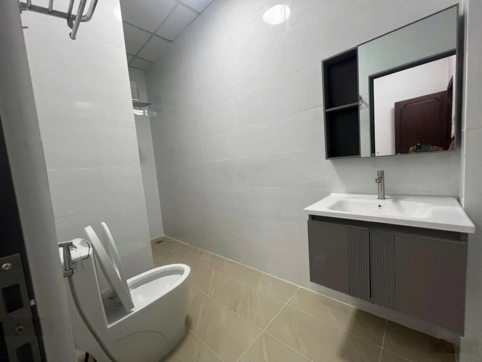Bán gấp nhà mặt phố 85m2, 8,4 tỷ vnd tại đường 26, hiệp bình chánh