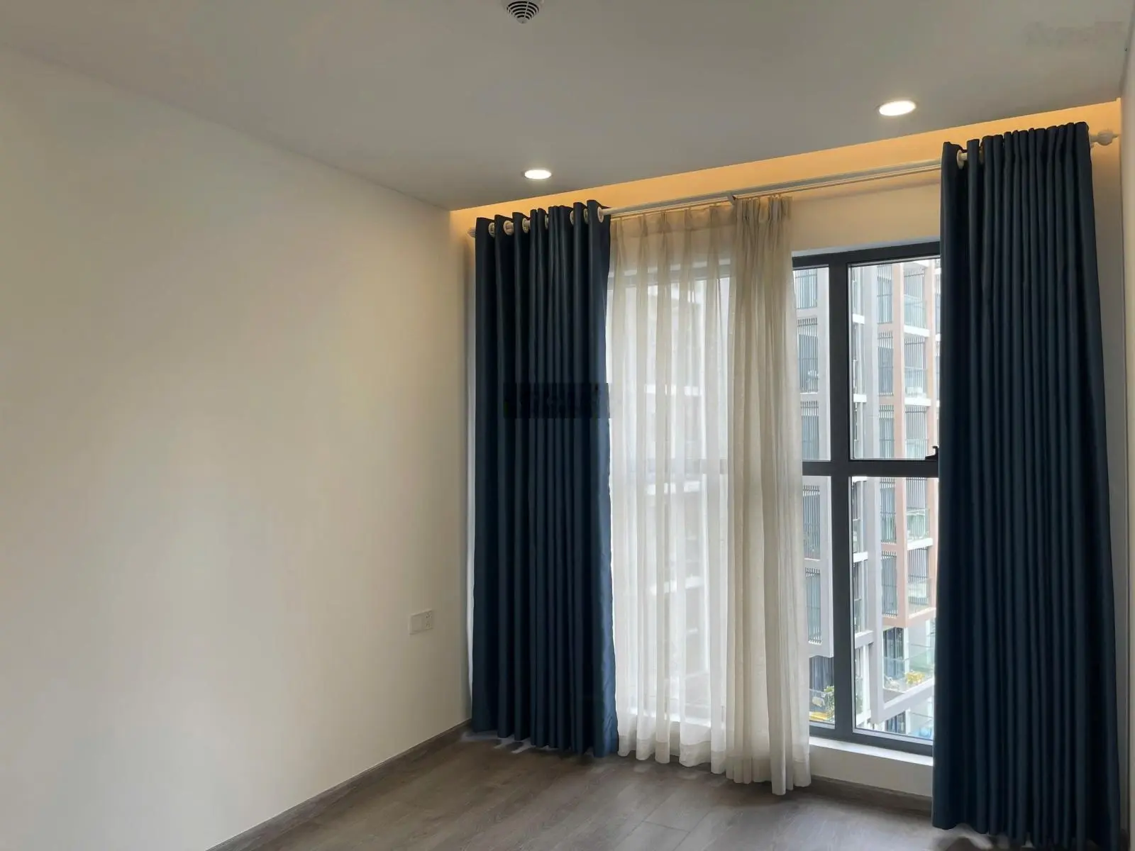 Bán căn 2PN 96m2 Diamond Brilliant, view hồ bơi clubhouse, giá 5.6 tỷ bao hết, NTCB, tầng đẹp